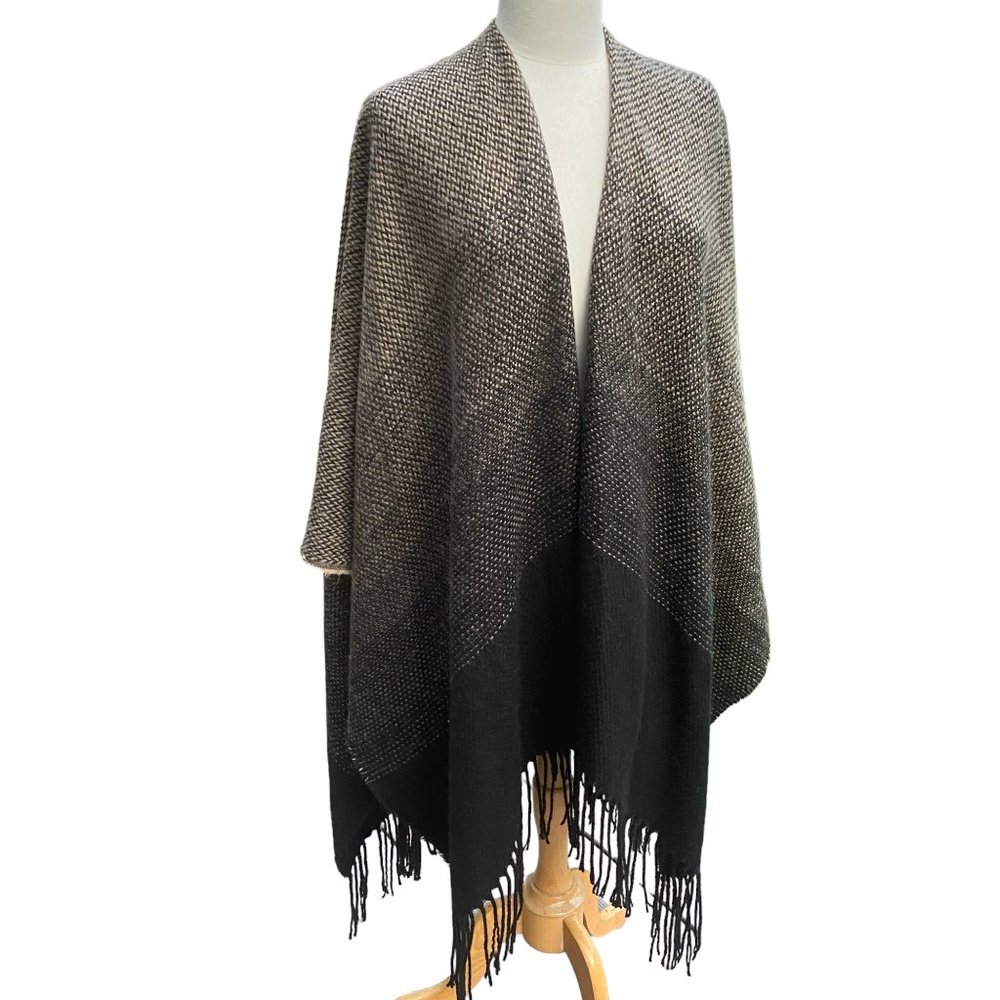 D&Y Ombré Herringbone Fringe Cape Striped Long Neutral Soft Equestrian Riding-OS